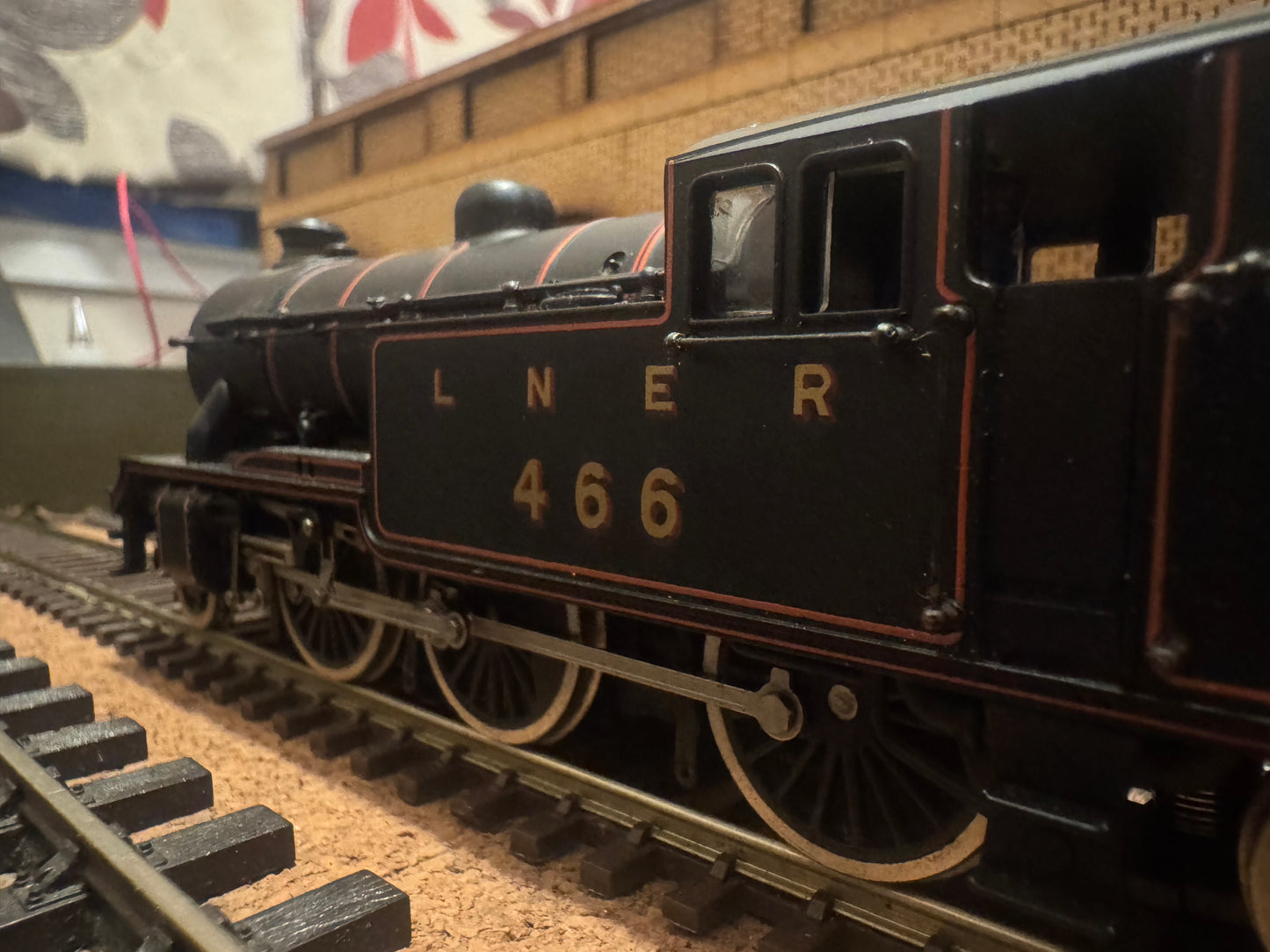 Bachmann 31-603 (OO) London North Eastern Railway V1 No.466 in Pre-war Lined LNER Black