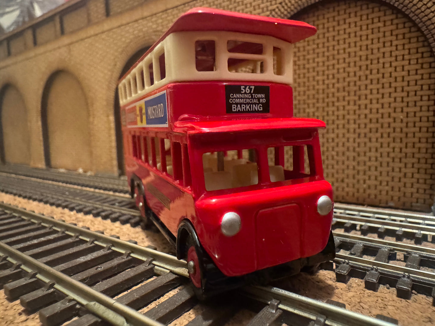 Lledo / Colman’s (OO / Approximately 1:76) London Transport, Karrier E6 Trolley Bus, Canning Town to Barking Colman’s Mustard. 