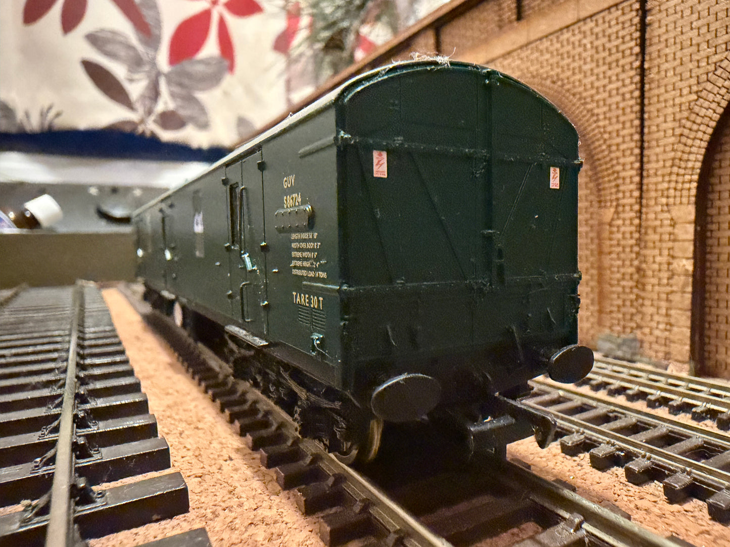 Bachmann 39-273 (OO) British Railways, MK1 General Use Vehicle No.S86724 in BR Southern Region Green. 