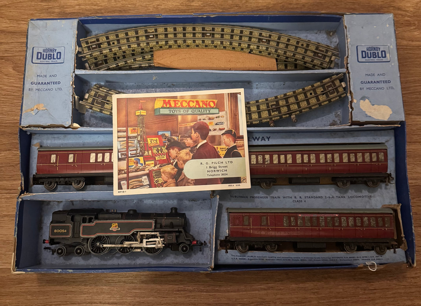 Hornby Dublo EDP13 (OO) 2-6-4 Tank Passenger Set, BR