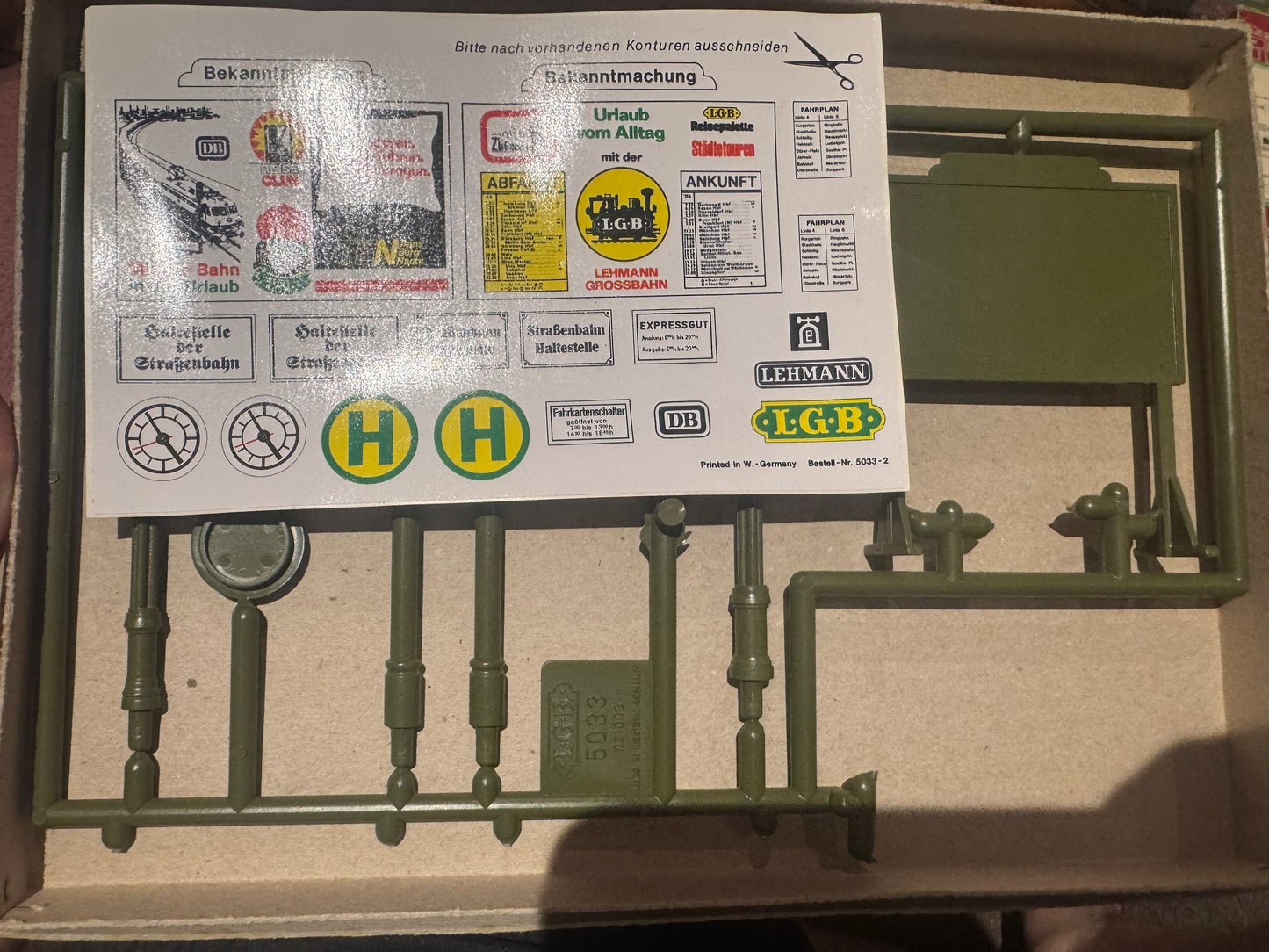 LGB 5033 (G Scale / 45mm ) Station Signs and clock Kit Pack 