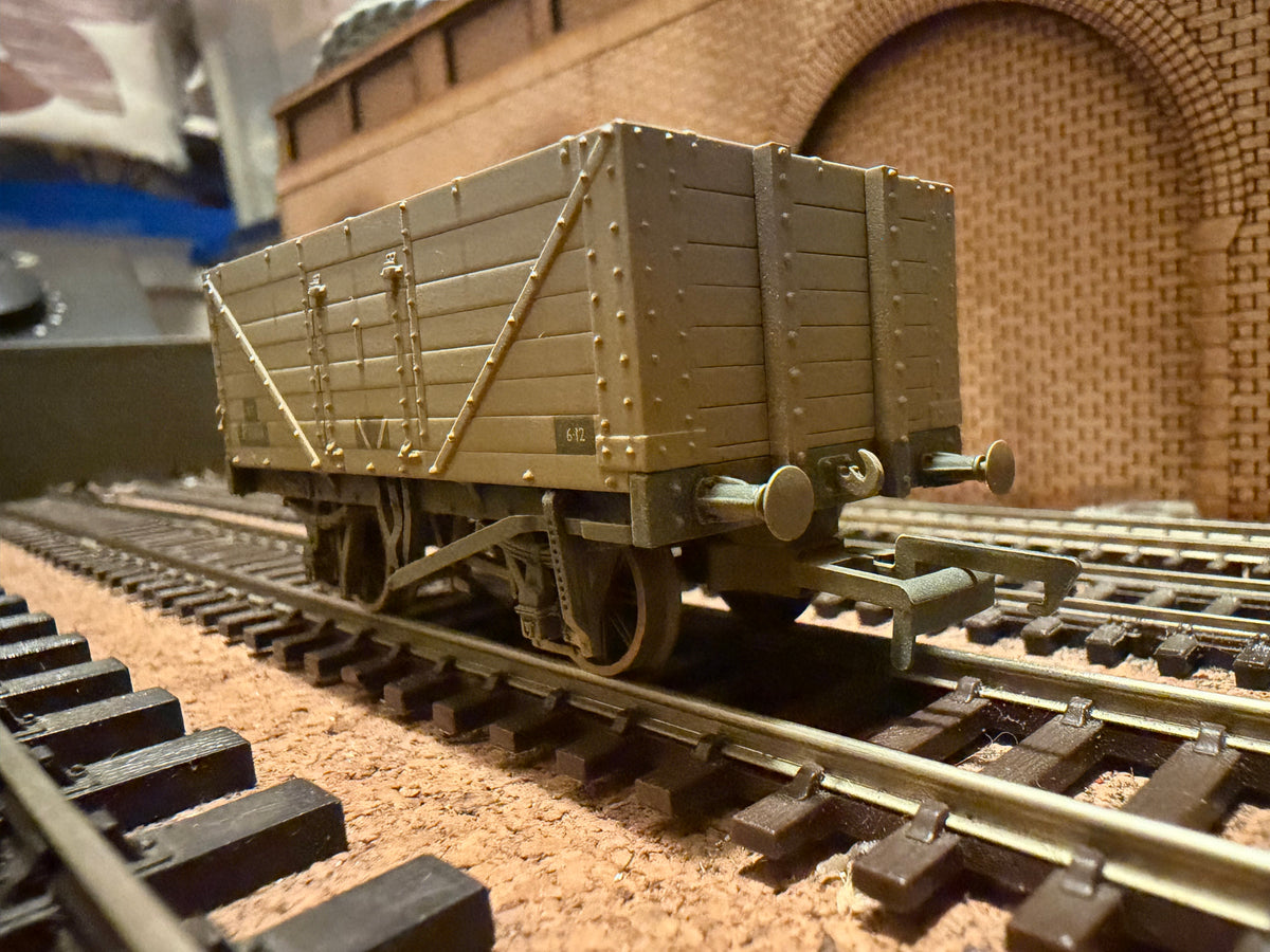 Oxford Rail OR76MW7015 (OO) British Railways Seven Plank No.P75934 in Weathered BR Grey.