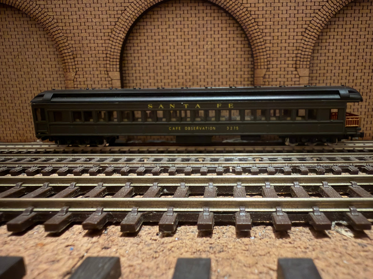 Model Power No.8630 (N Scale) Santa Fe, Cafe Observation Car with Rear Veranda No.3275. 