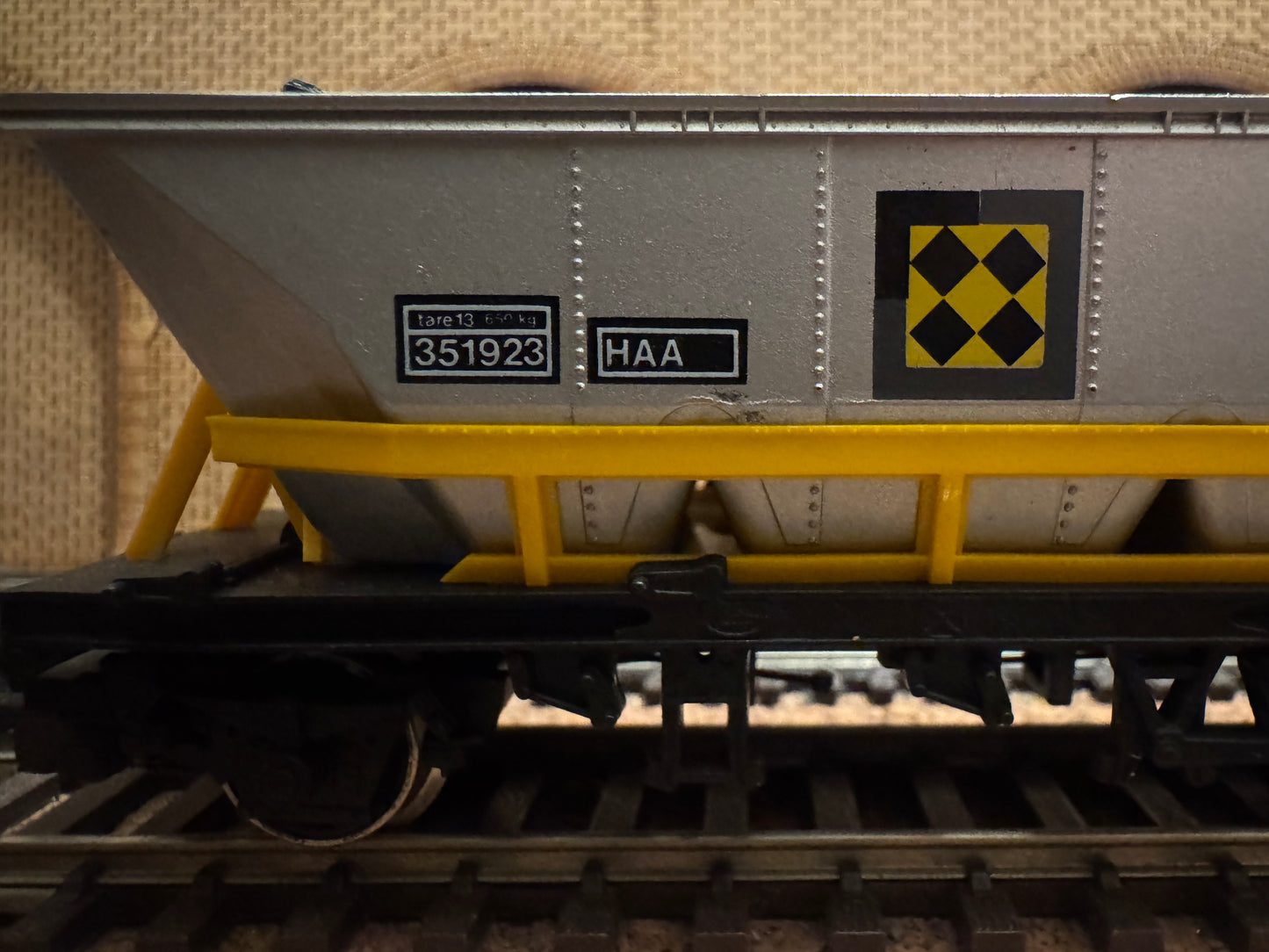 Hornby R.033 (OO) British Rail, Merry-Go-Round HHA Hopper Wagon No.350923 in BR Railfreight Coal Sector large logo livery with real coal load. 