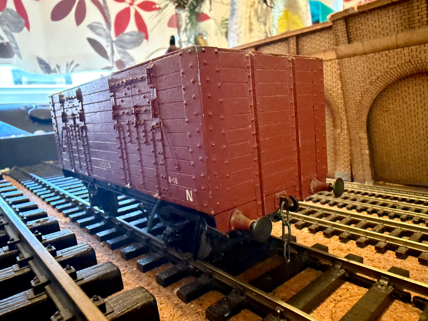 Peco / Unknown (O Gauge) London Midland & Scottish Railway, Long Wheel Base 20T Ten Plank Coal Wagon  No.167072 in Red Oxide with Loco Fleet Marking 