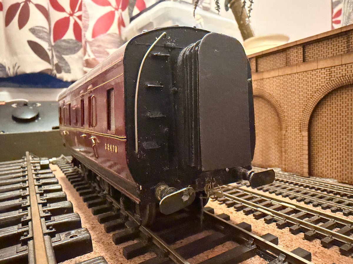 Westdale / Scratch Built (O Gauge) London Midland & Scottish Railway, ‘Stainer’ Stove R / Six Wheeled Baggage Gangwayed Brake No.32478 in LMS Lined Crimson 