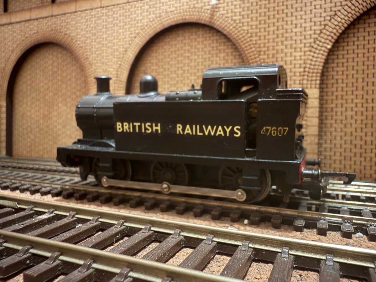 Tri-ang T.90 (TT) Ex LMS, Fowler 3F ‘Jinty’ No.47607 in early British Railways Unlined Black 