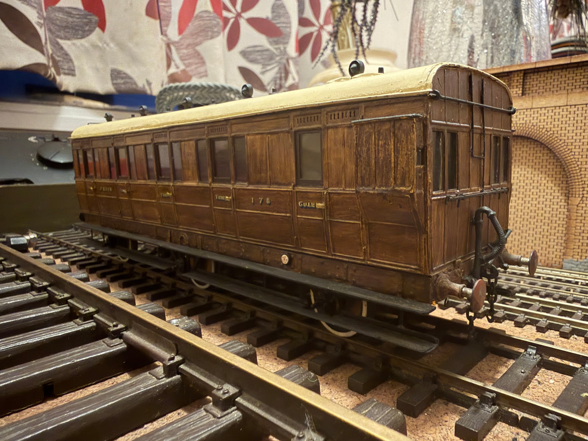 Manufacturer Unknown (O) Midland & Great Northern Joint Railway, Six Wheel Brake Third No.178 in Work Worn M&GN Teak
