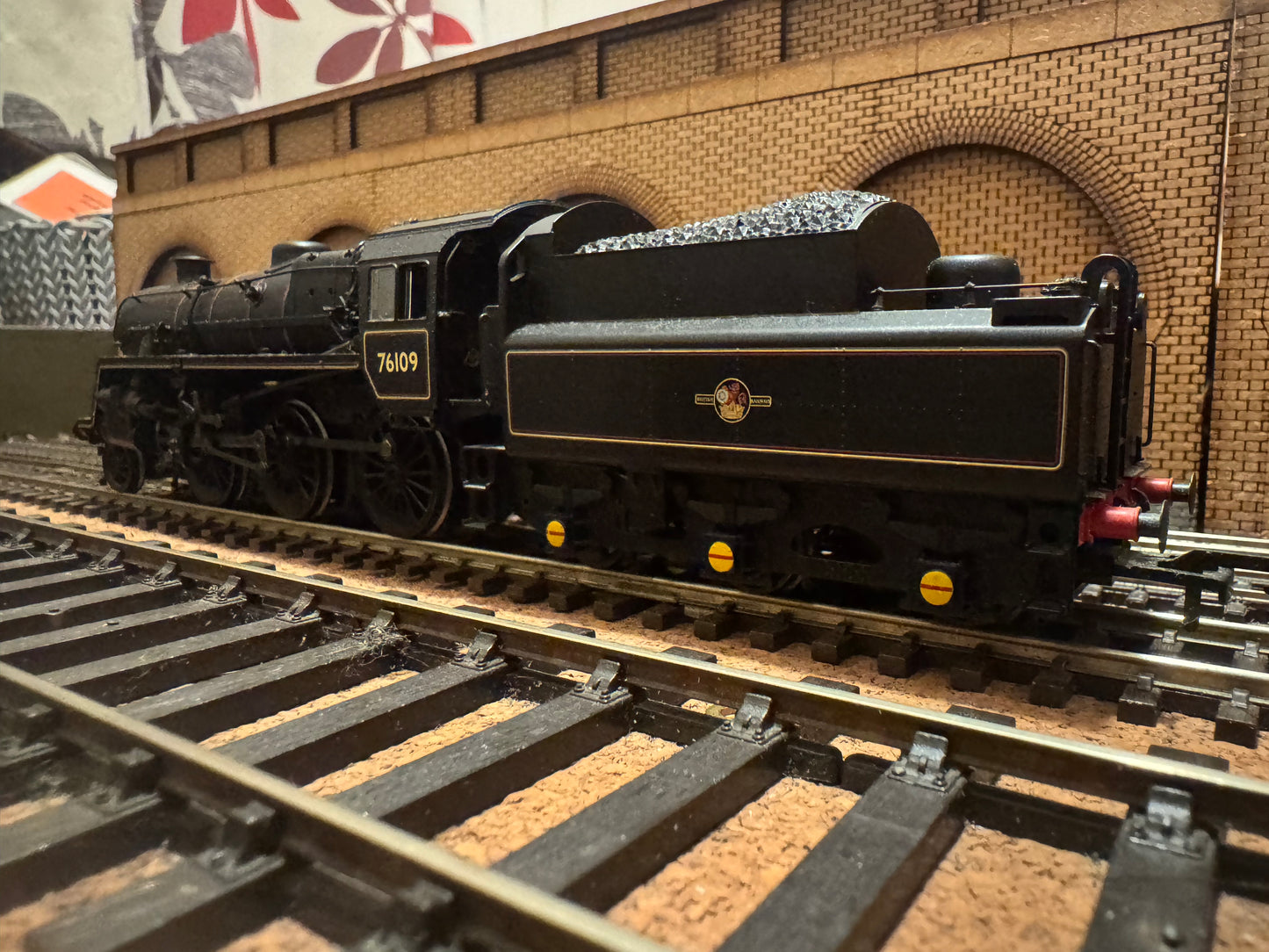 Bachmann 32-955 (OO) British Railways, Standard 4MT 2-6-0 No.76109 in Lined British Railways Black. (Shed Code 62A, Thornton Depot) DCC Ready 
