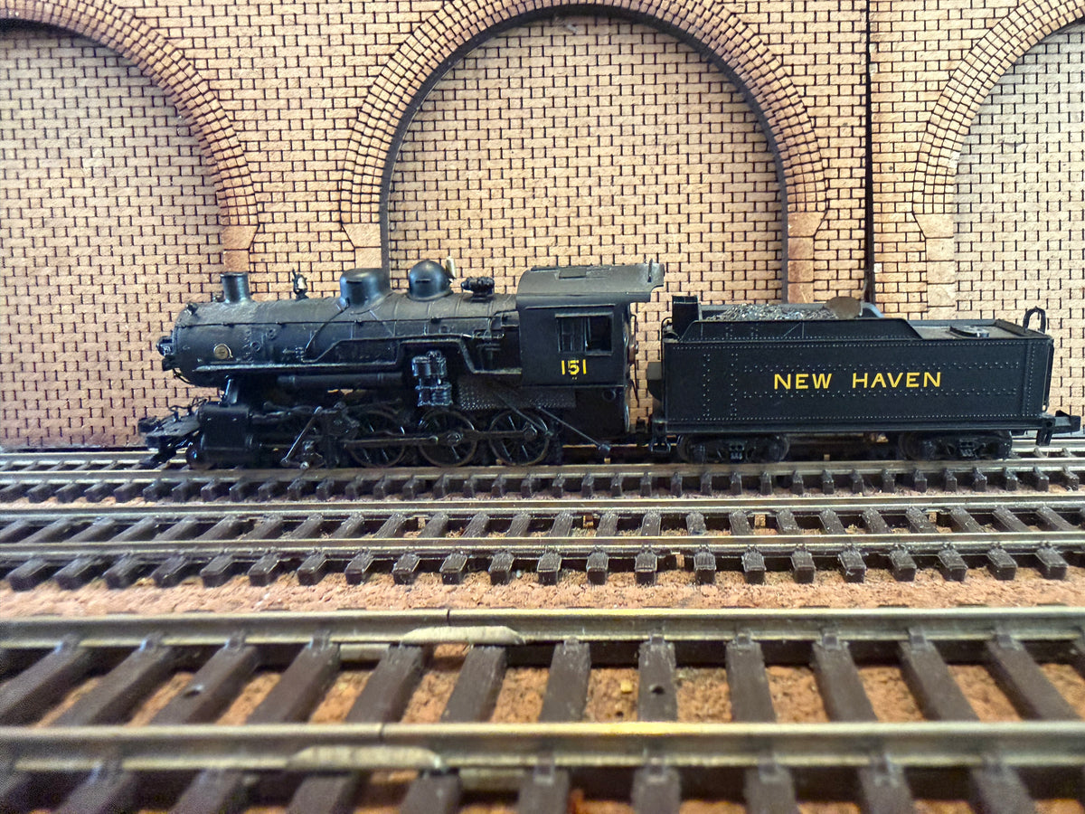 Bachmann Spectrum 81174 (N Scale) Baldwin 2-8-0 Consolidation No.151 with medium tender in New York, New Haven & Hartford Livery. DCC Ready 