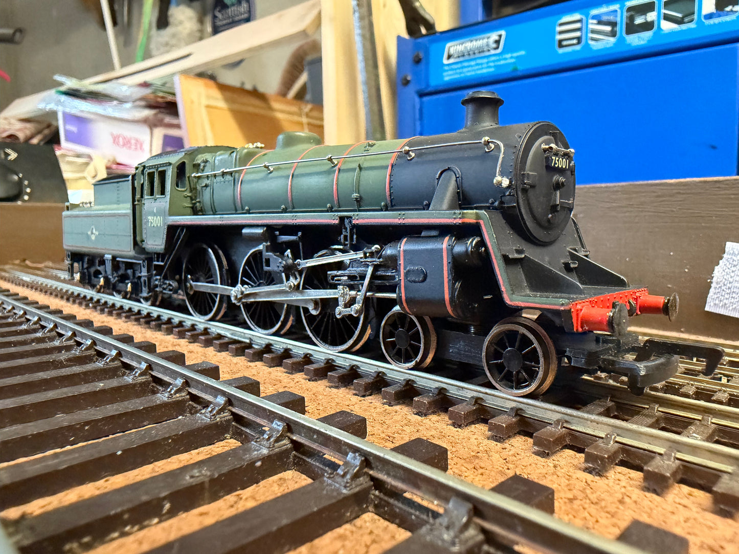 Mainline 37-053 (OO) British Railways Standard Class 4MT 4-6-0 No.75001 in BR Western Region Lined Green