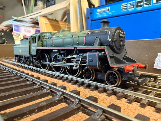 Mainline 37-053 (OO) British Railways Standard Class 4MT 4-6-0 No.75001 in BR Western Region Lined Green