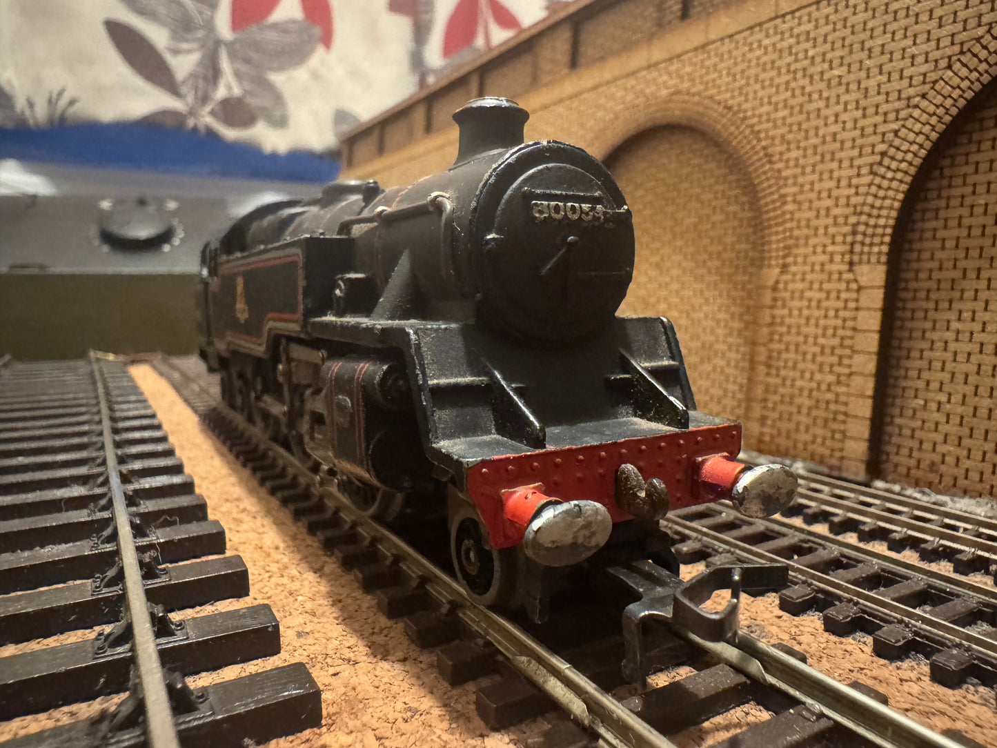 Hornby Dublo EDP13 (OO) 2-6-4 Tank Passenger Set, BR