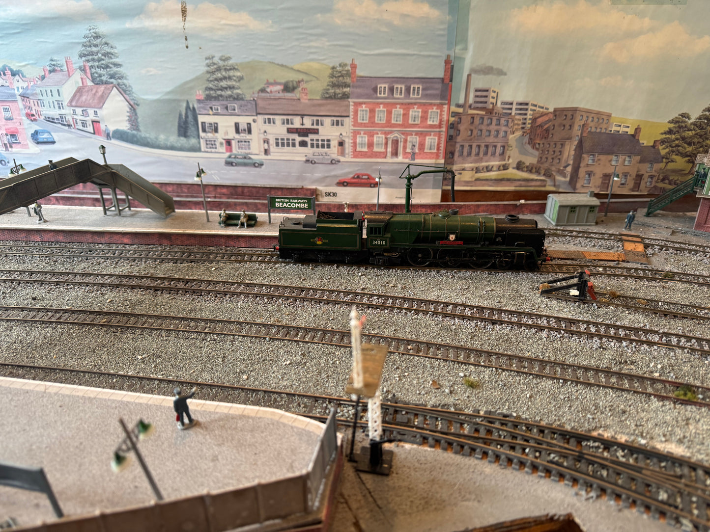 “Becombe” 8ft by 6ft OO Model Railway 