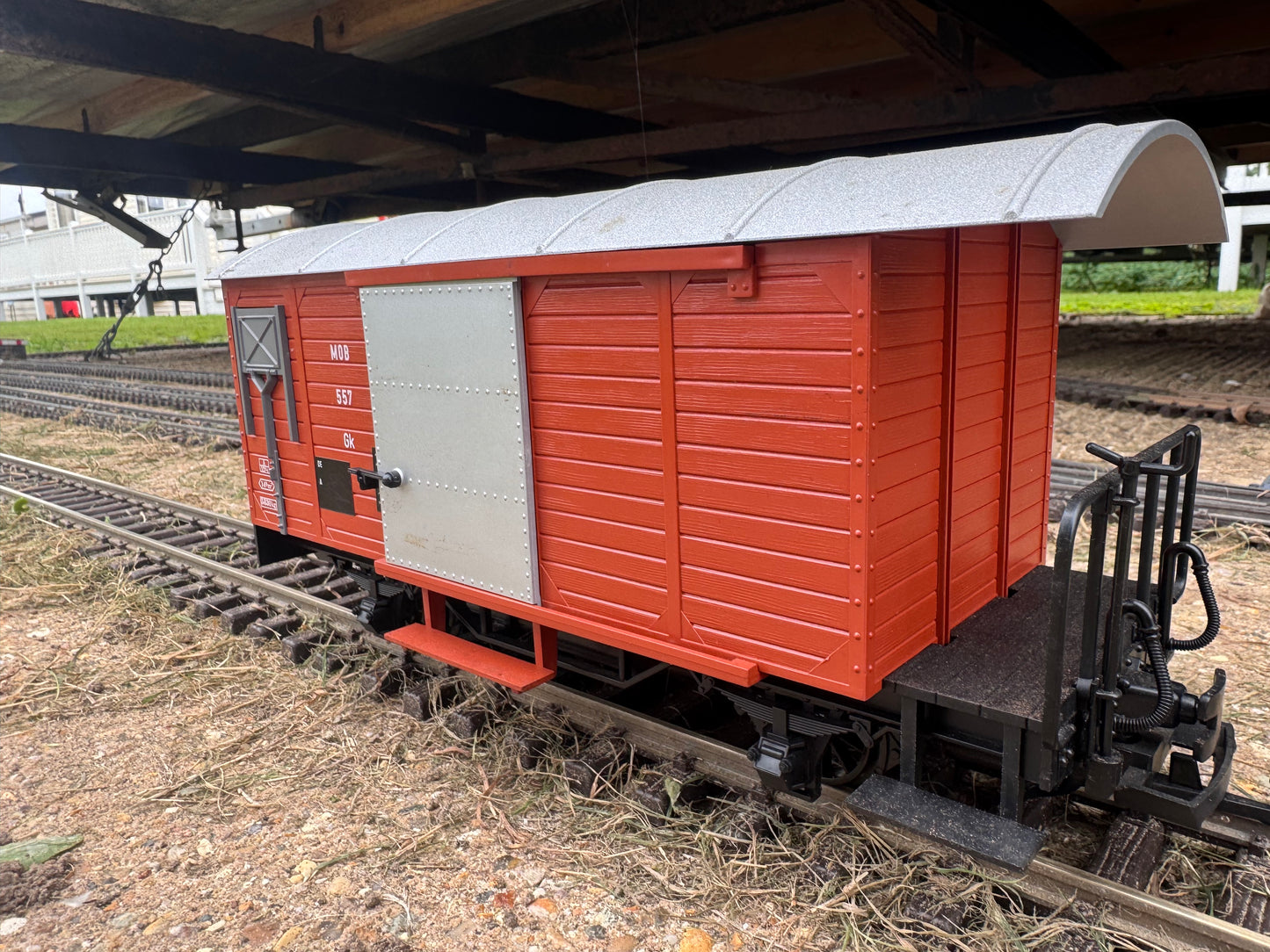 LGB 4027 (G Scale) Montreux Oberland Bernois Railway, Refrigerator Box Wagon No.557. 