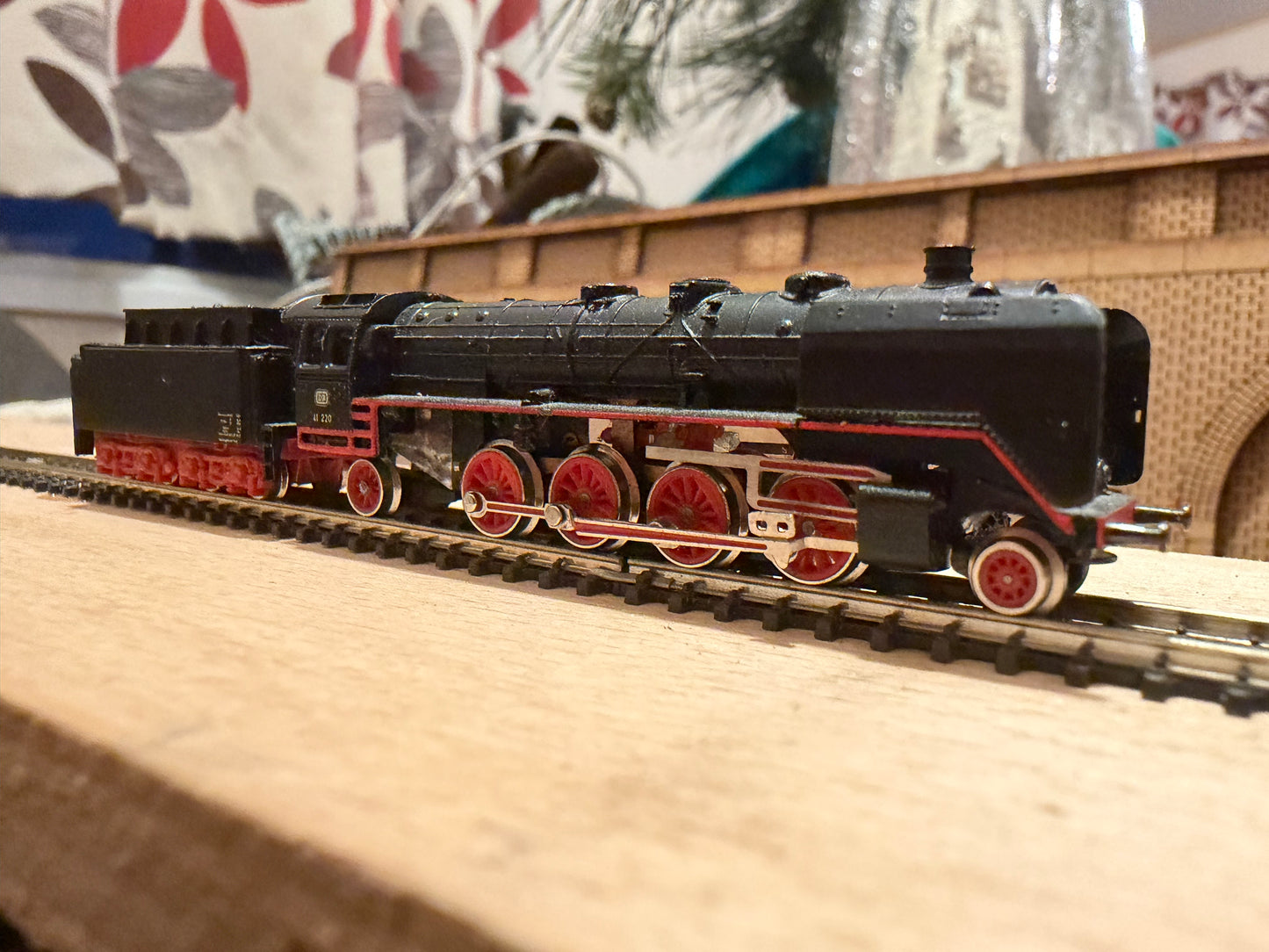 Marklin 8827 (Z) DB Class BR 41 No.41 220 in DB Black 