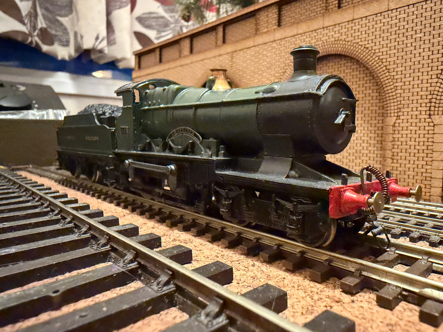 Dapol Kitmaster / Mainline (OO) Great Western Railway 3441 ‘Bird’ Class No.3443 “Chaffinch” in GWR pre 1936 Unlined Green 