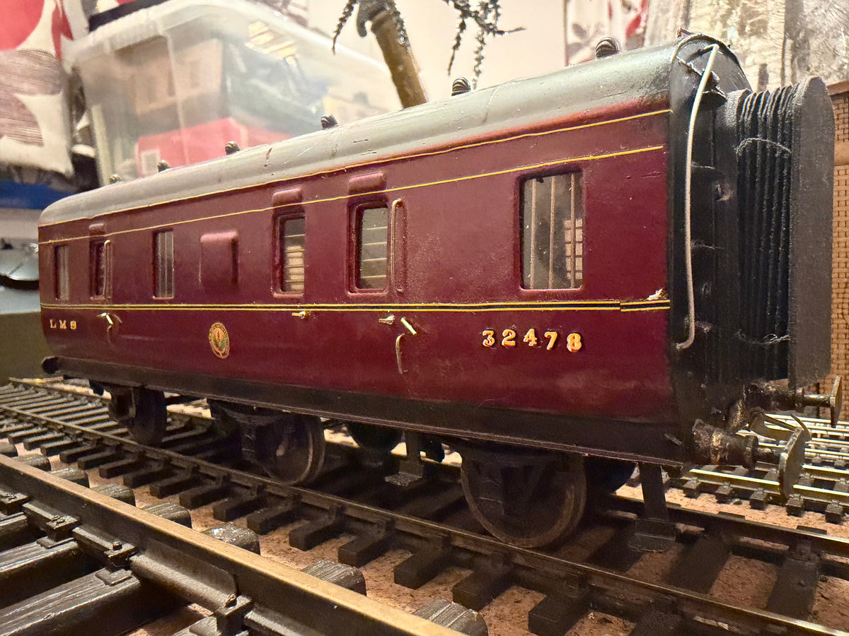 Westdale / Scratch Built (O Gauge) London Midland & Scottish Railway, ‘Stainer’ Stove R / Six Wheeled Baggage Gangwayed Brake No.32478 in LMS Lined Crimson 