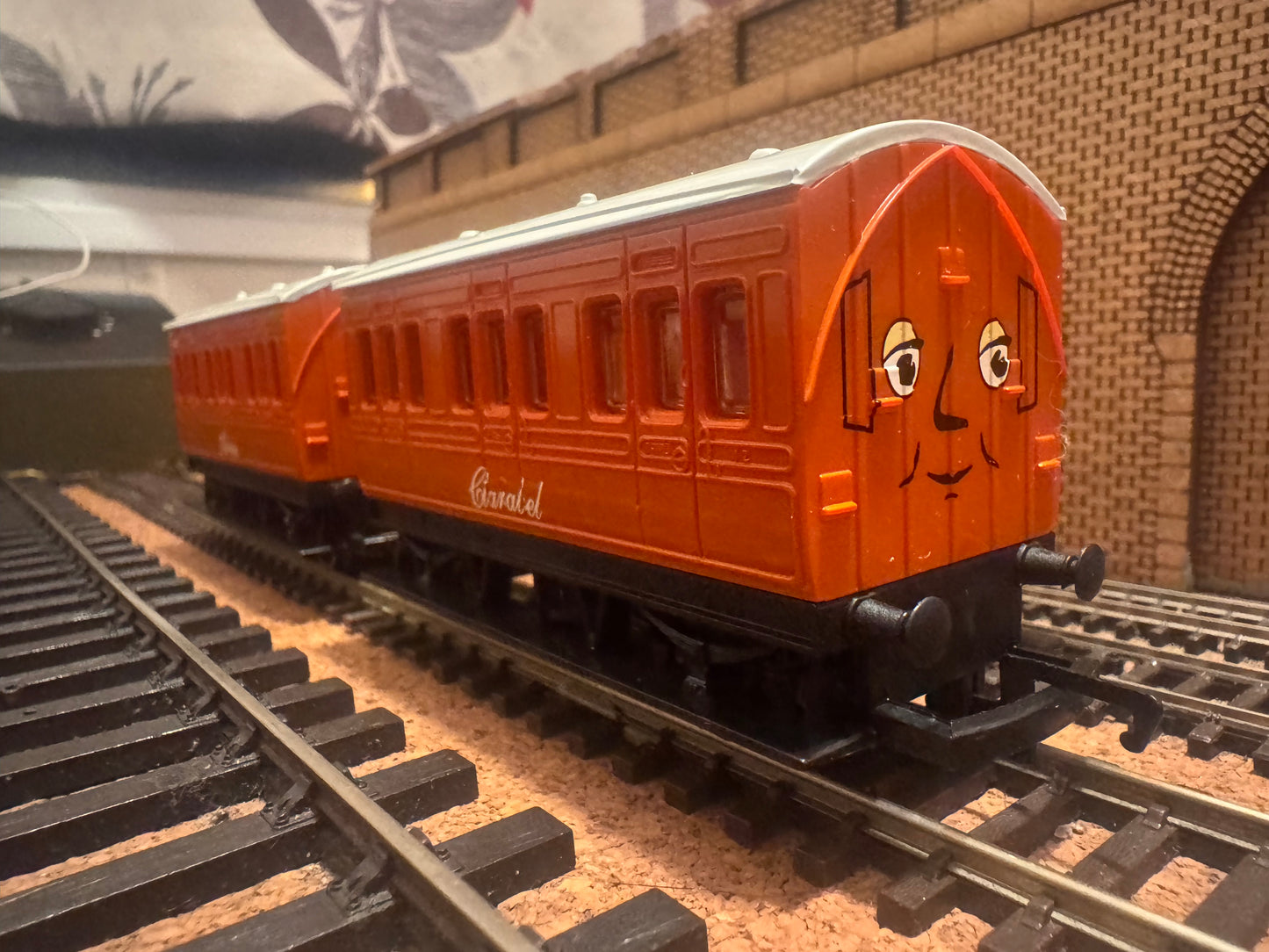 Hornby Thomas & Friends R9293 (OO) Annie and Clarabel 