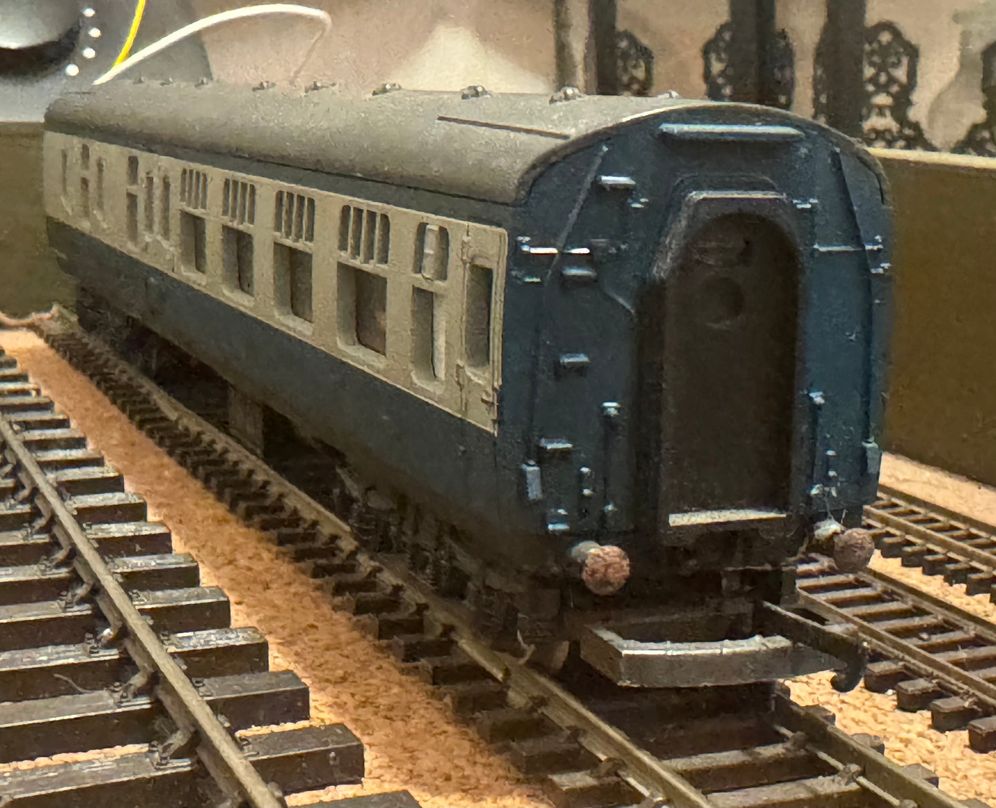 Lima (OO) British Railways MK1, Brake Second Corridor (BSK), Unnumbered, in BR Corporate Blue Grey