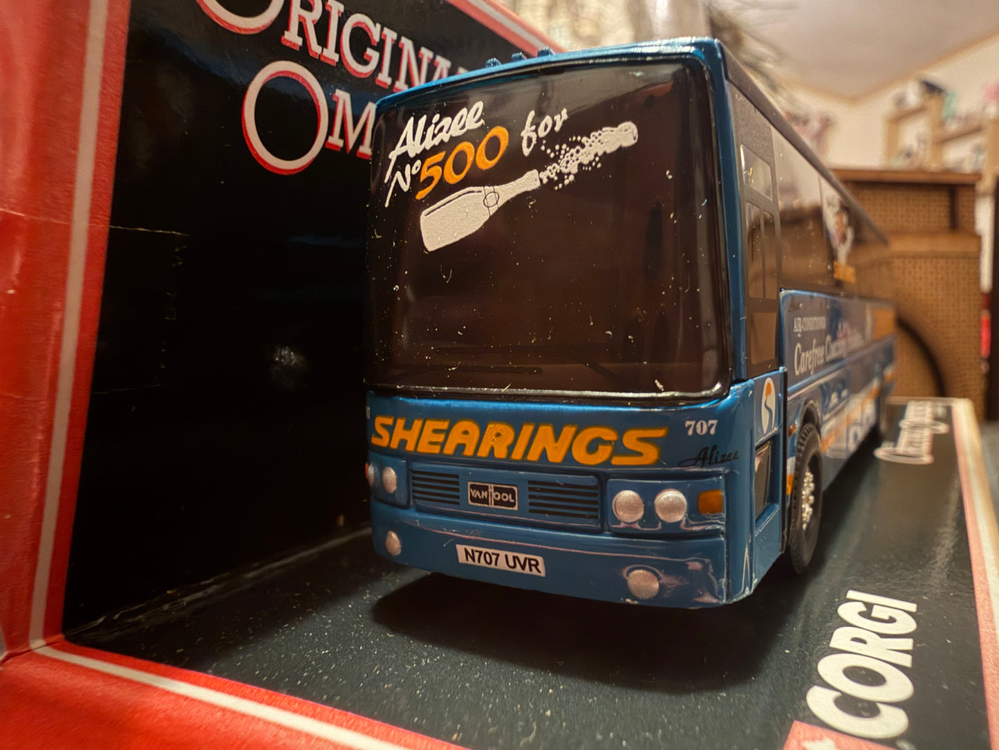 Corgi 42715 (1:76 / OO) Van Hool Alizee in Shearings 500th Livery. Fleet Number 707, Registered Number N707UVR. Limited Edition No.4982 of 11900 