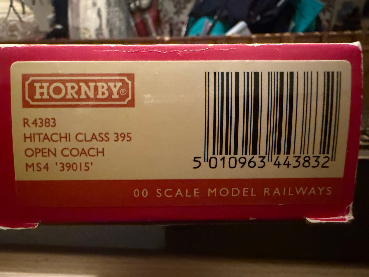 Hornby R4383 (OO) Hitachi Class 395 ‘Javelin’ intermediate standard class coach No.39015 in South Eastern High speed Livery