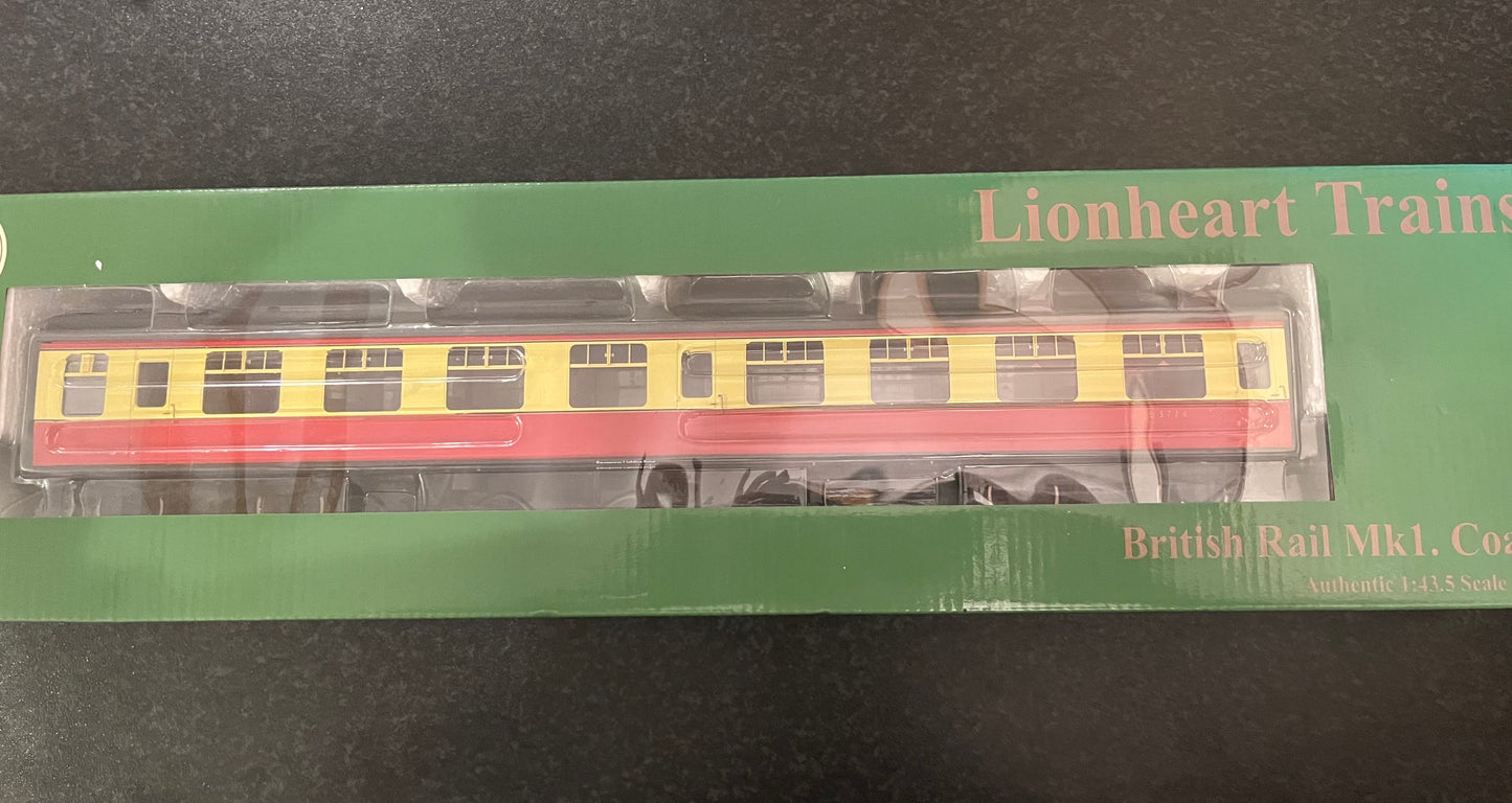 Lionheart Trains / Dapol (O) British Railways Mk1, No. E3774 in British Railways ’Blood and Custard’.