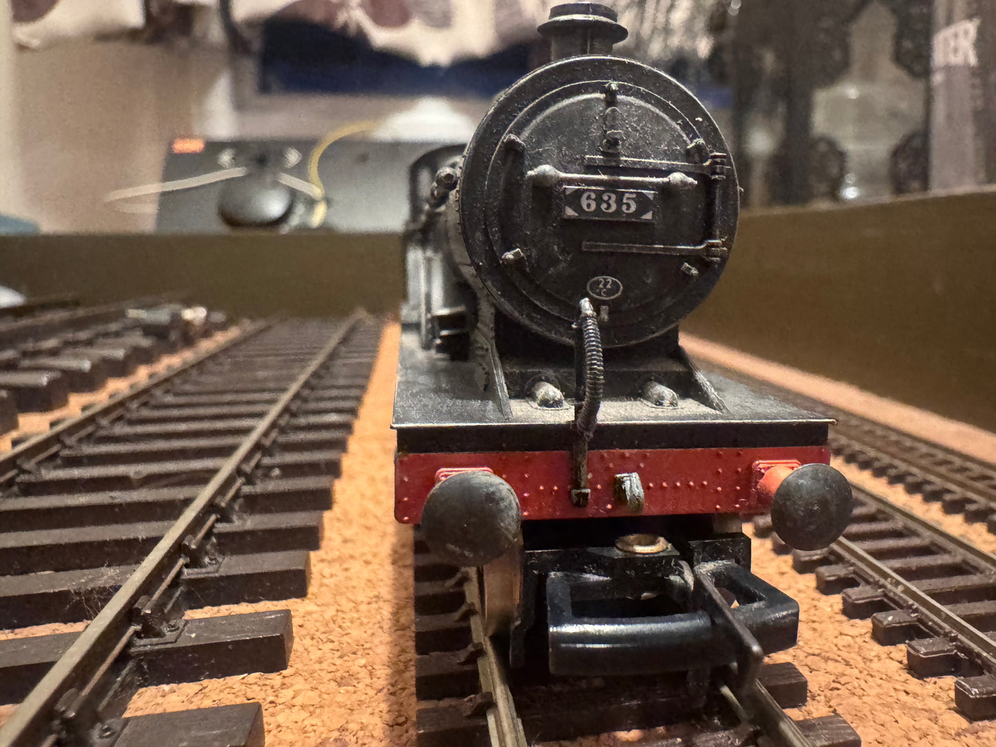 Mainline 937514 (OO) London Midland & Scottish Railway 2P in Weathered LMS Wartime Black. (Shed Allocation 22C, Bath Green Park Depot)