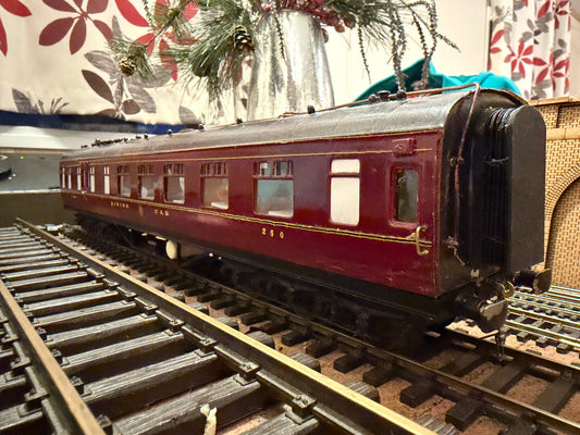 GM Coaches (O Gauge) London Midland & Scottish Railway, 68ft Twelve Wheel Dining Car No.250 