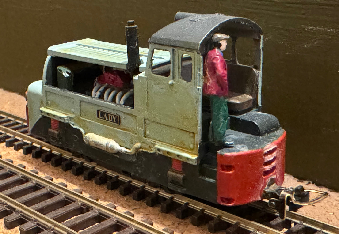 Kato / Secret Anorak (OO9) Freelance Petrol Mechanical locomotive “Lady”