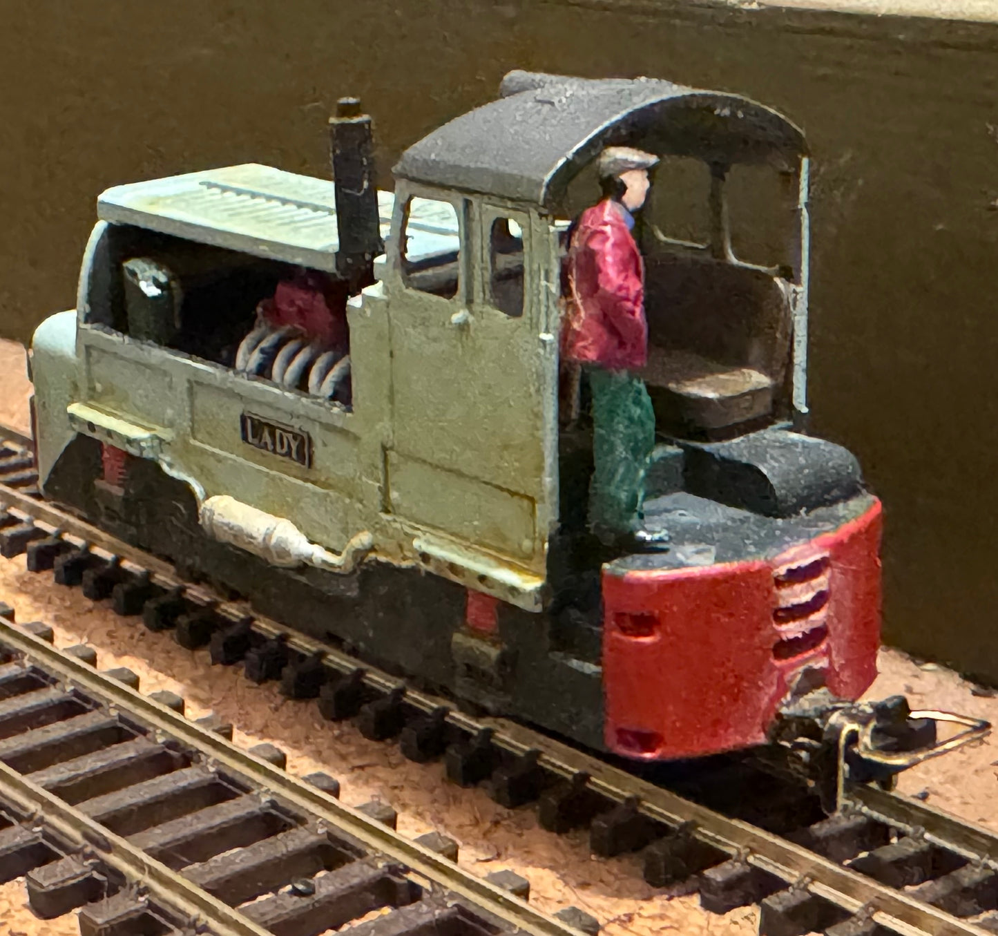 Kato / Secret Anorak (OO9) Freelance Petrol Mechanical locomotive “Lady”