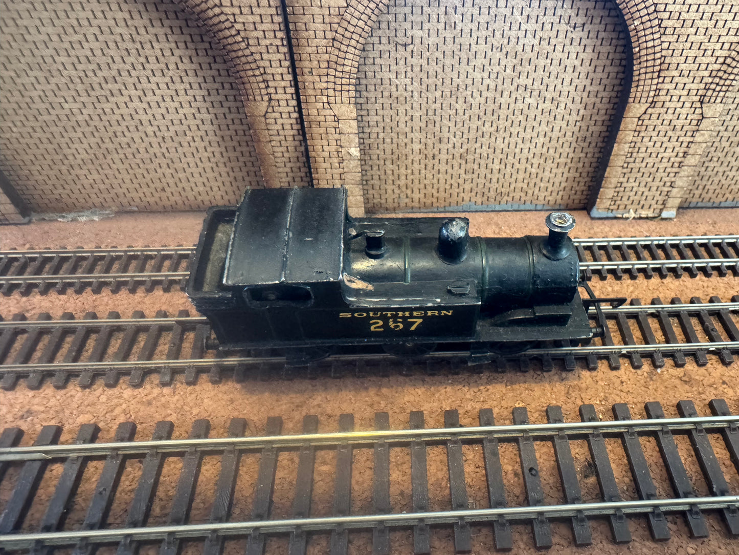 Tri-ang / Unknown (TT) Ex LSWR G6 No.257 in Lined Southern Railway Black. 