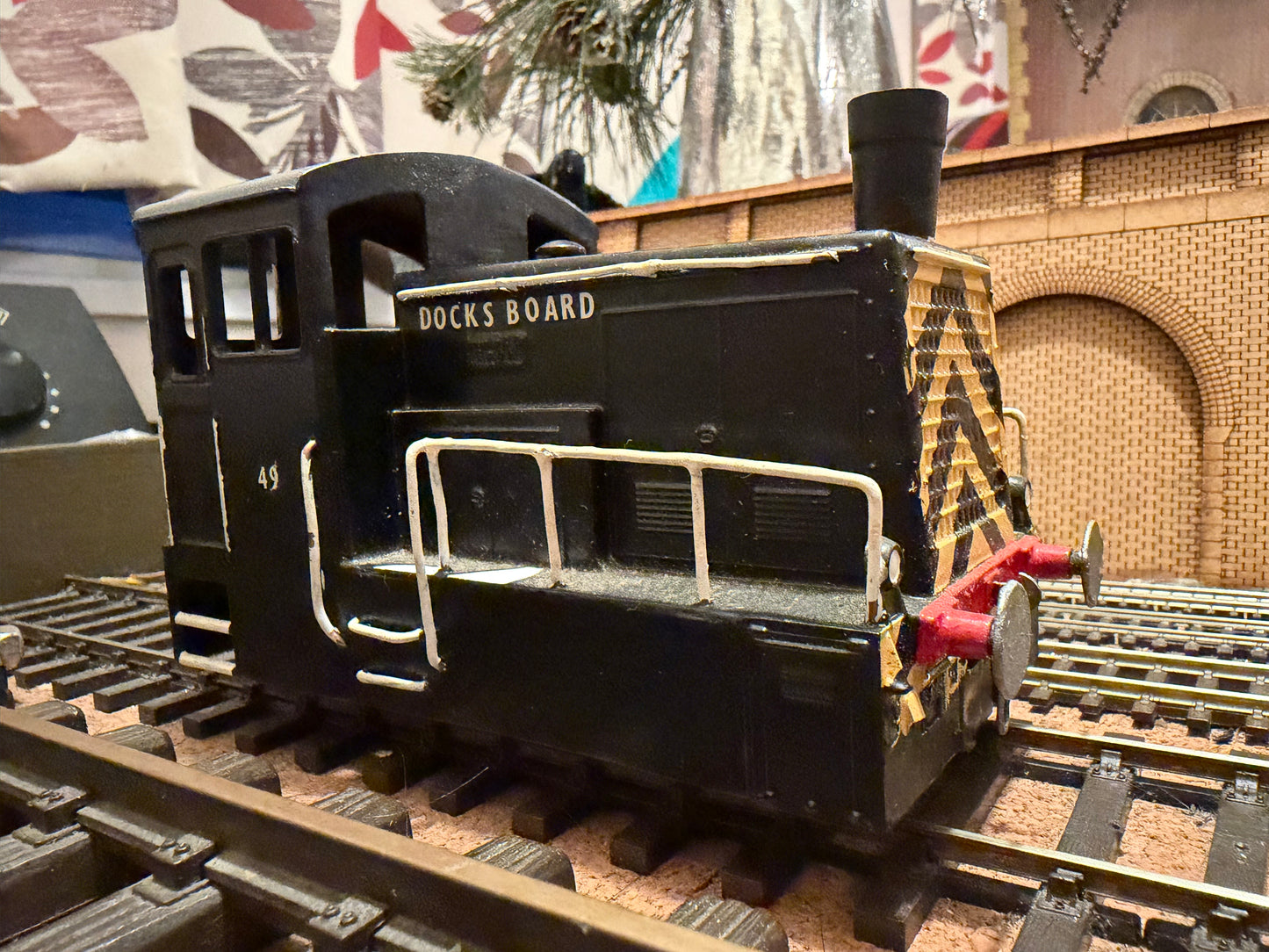 Lima 216546G (O) Freelance 0-4-0 Diesel Shunter in Docks Board Livery