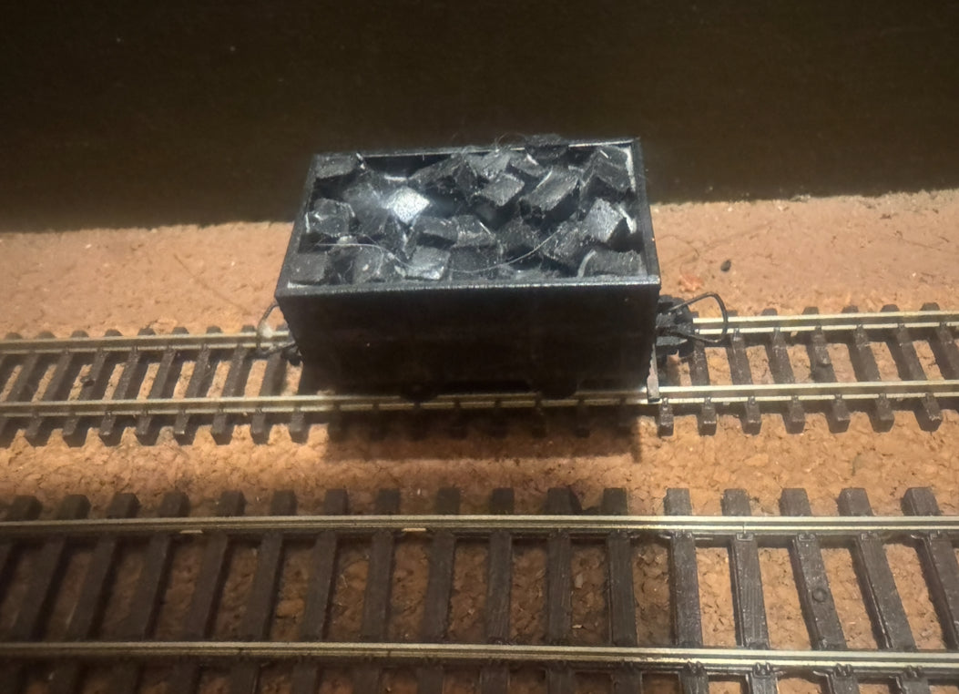 Roco RC34499 (HOe) Side Tipping Wagon No.00 Weathered and with load.