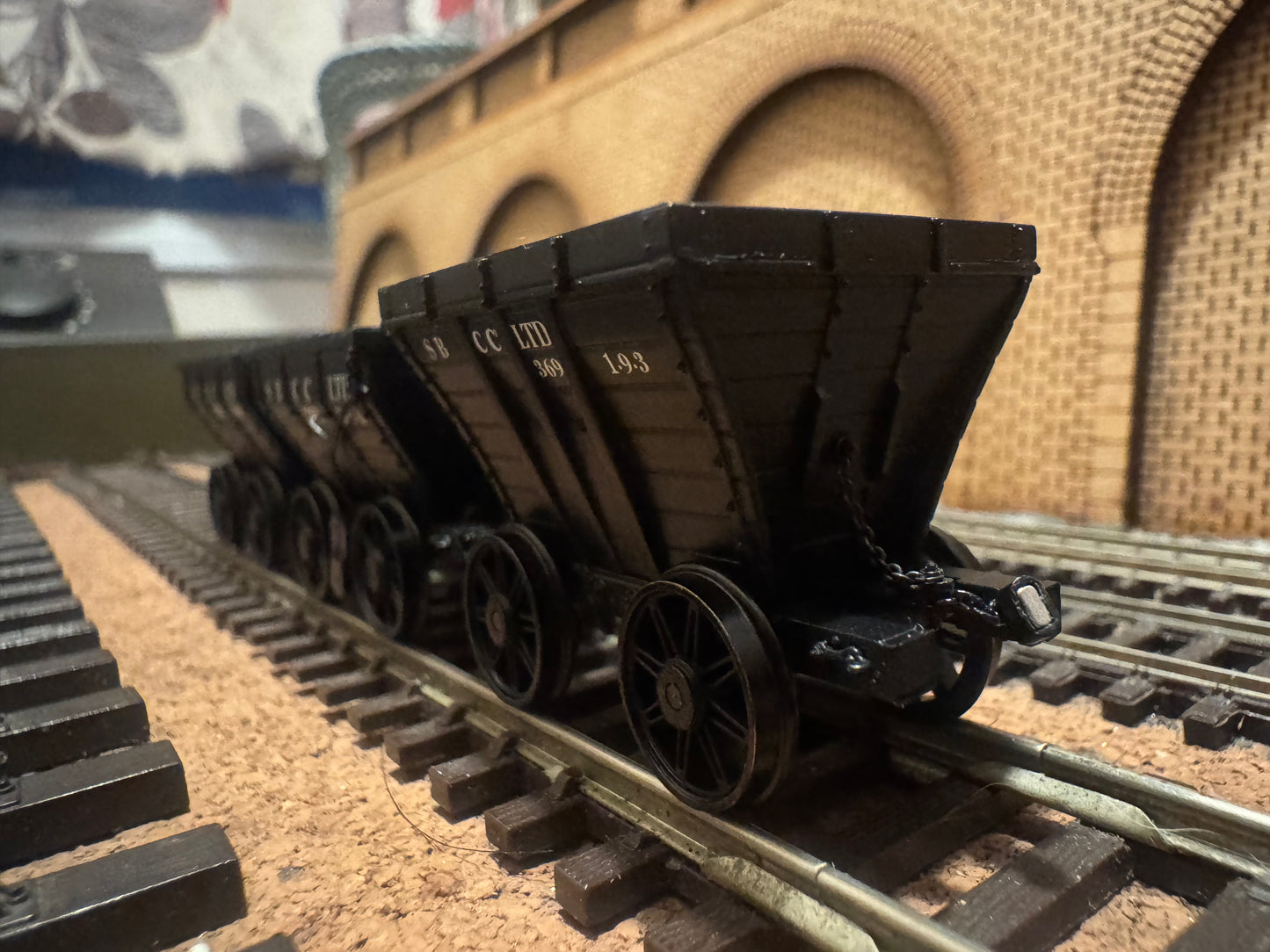 Accurascale ACC2802C (OO) Ex NER ‘Chaldron’ Wagons in Seaton Burn Coal Company Livery. Triple Pack 