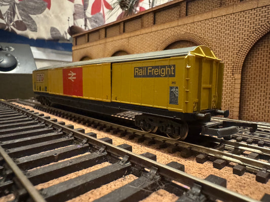 Lima L303204W (HO) British Rail Railfreight Sliding Door Van 