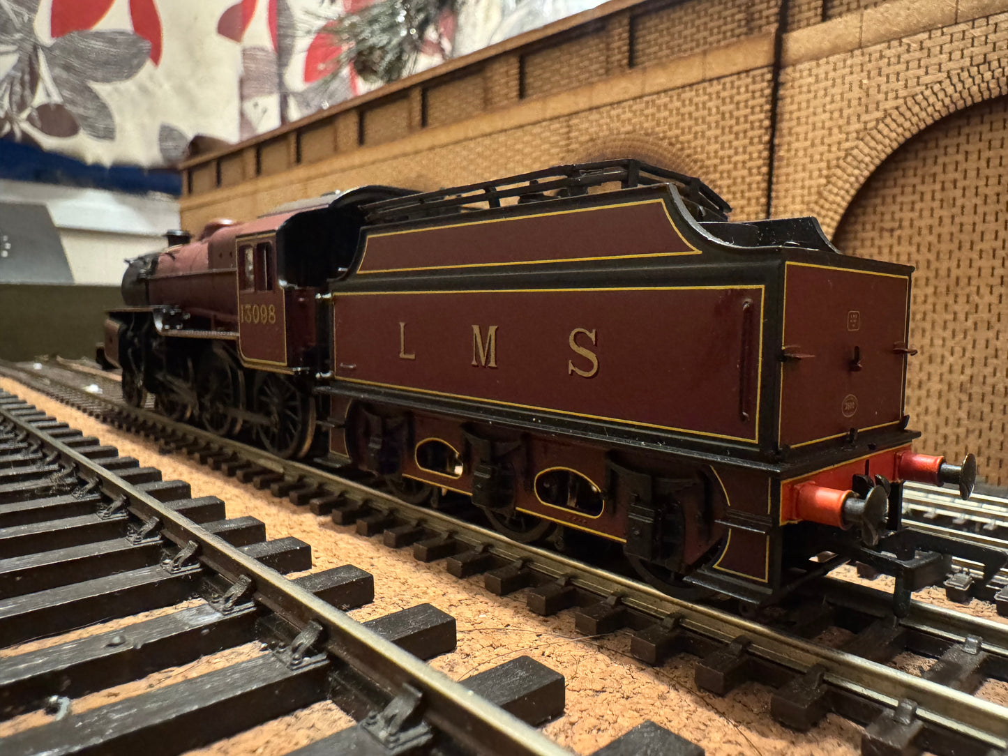Bachmann 32-175 (OO) London Midland & Scottish Railway, ‘Hughes’ 5P 4F ‘Crab’ No.13098 in LMS Crimson Lake.