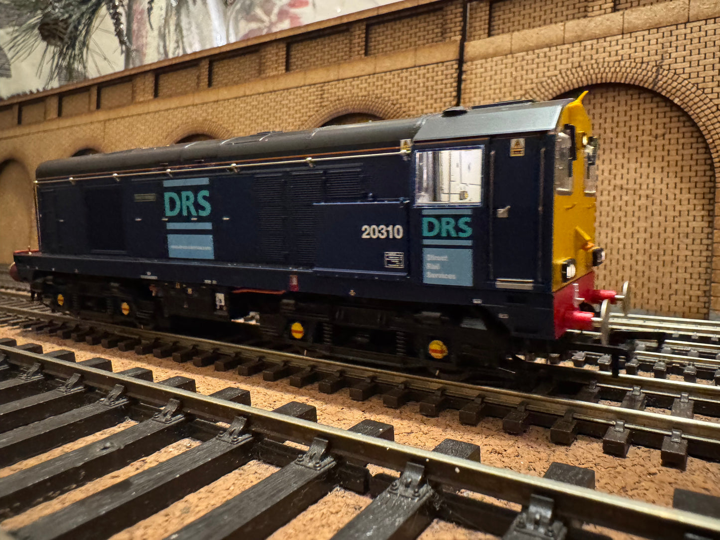 Bachmann 35-125ASF (OO) Ex British Railways Class 20/3 No.20310 “Gresty Bridge” in Direct Rail Service Livery. DCC Sound Ready 