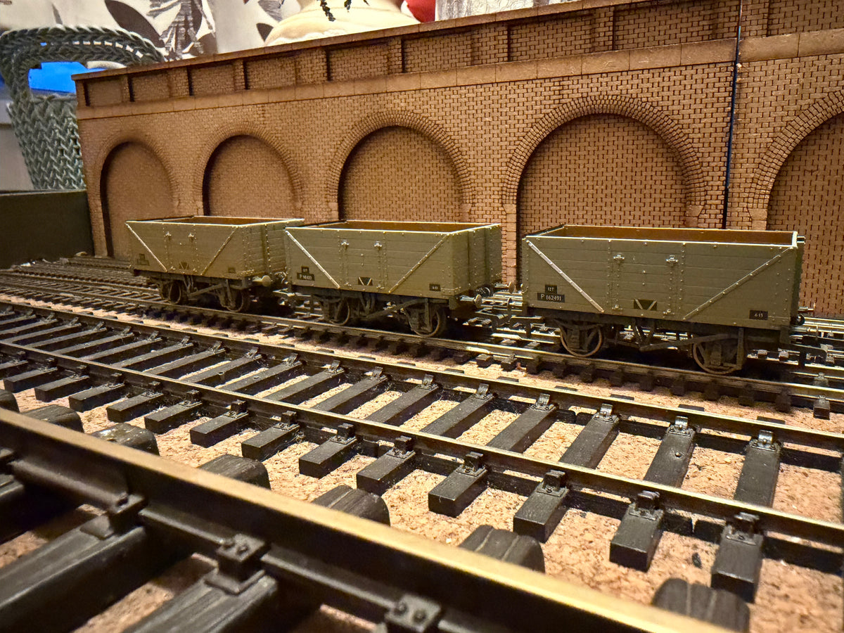Oxford Rail OR76MW7016 (OO) British Railways Weathered Seven Plank Wagon Tipple Pack