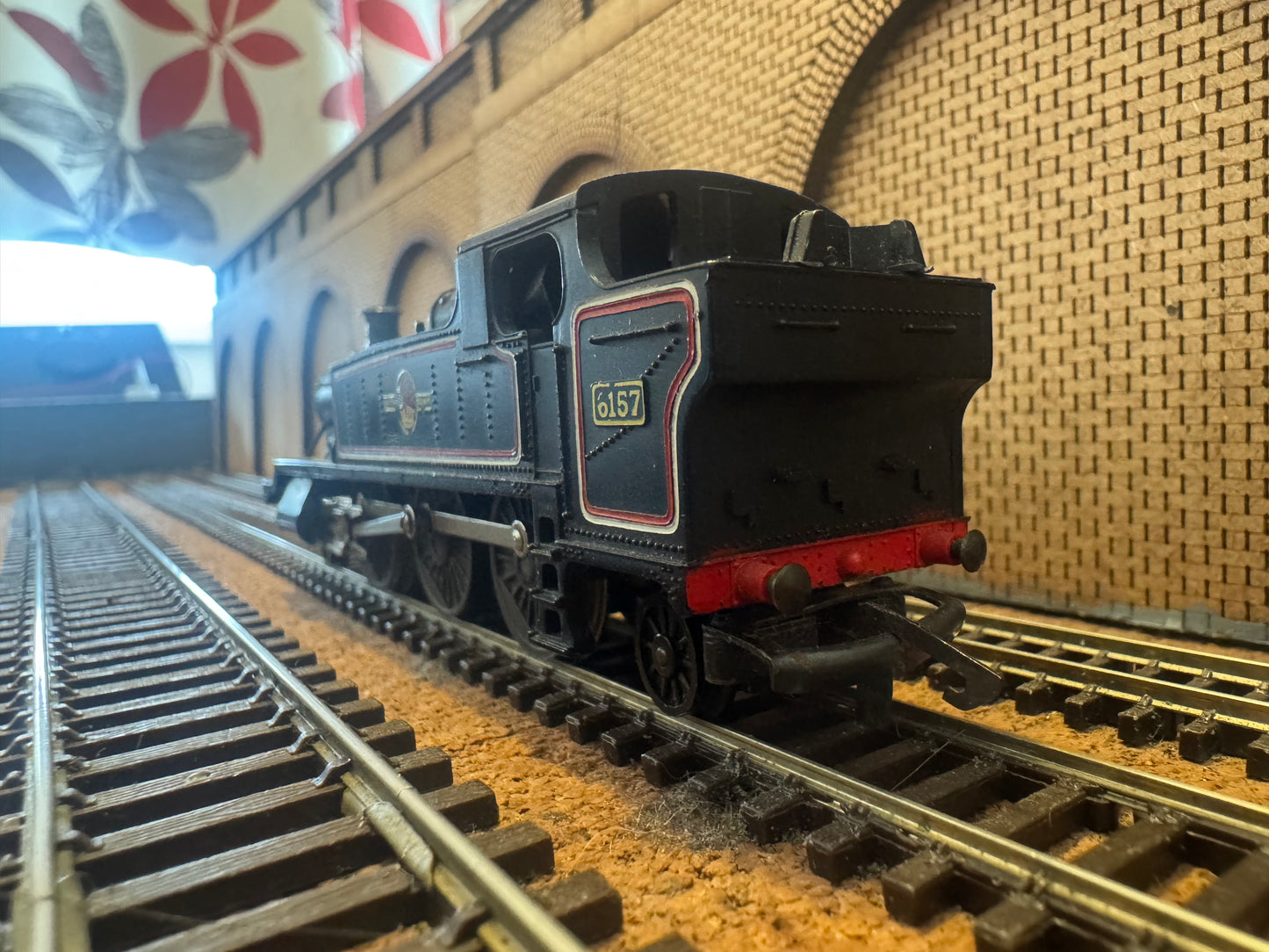 Tri-ang TT99 (TT) Ex GWR 41xx ‘Large Prairie’ No.6157 in Lined BR Black 