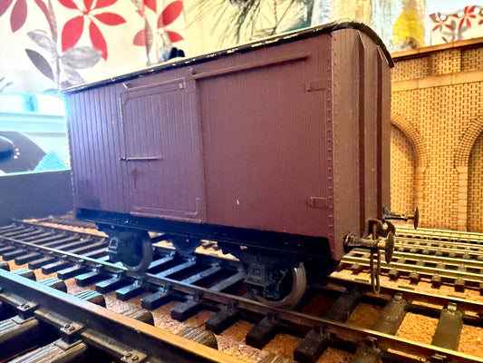 Leeds Model Company (O Gauge) North Eastern Railway 12T Van No.562553 