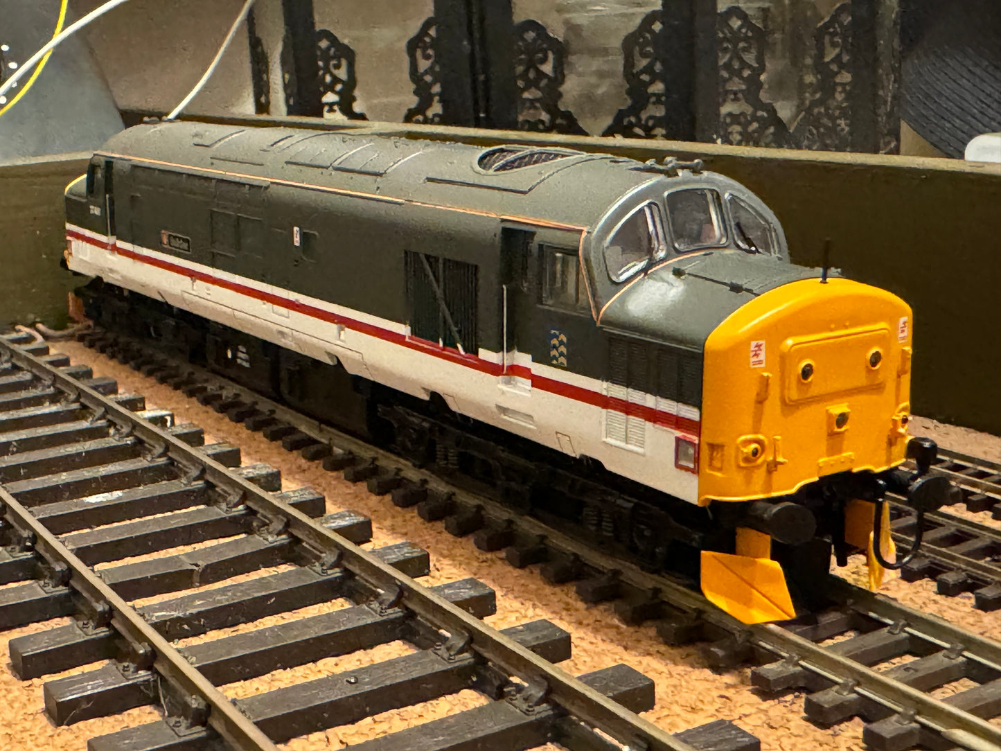 Bachmann (OO) British Railways, Class 37/4, No.37431 “Bullidea” In Intercity Grey and White with Red Stripe and Petroleum Sector Decals.