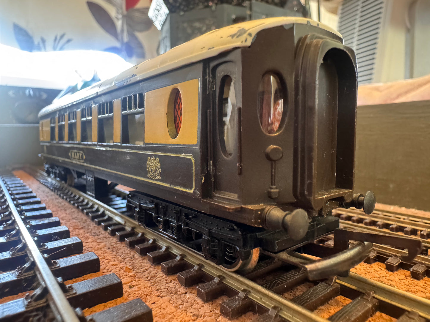 Tri-ang R328 (OO/HO) Class K 3rd Class Pullman Saloon “Mary” 