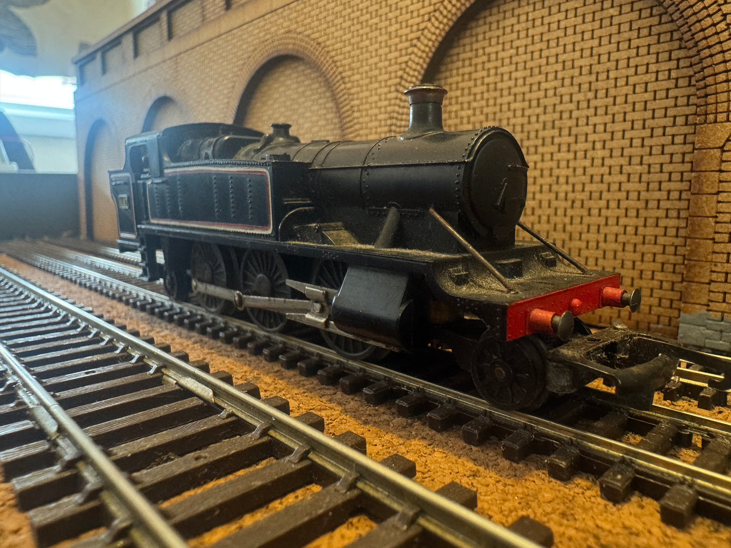 Tri-ang TT99 (TT) Ex GWR 41xx ‘Large Prairie’ No.6157 in Lined BR Black 