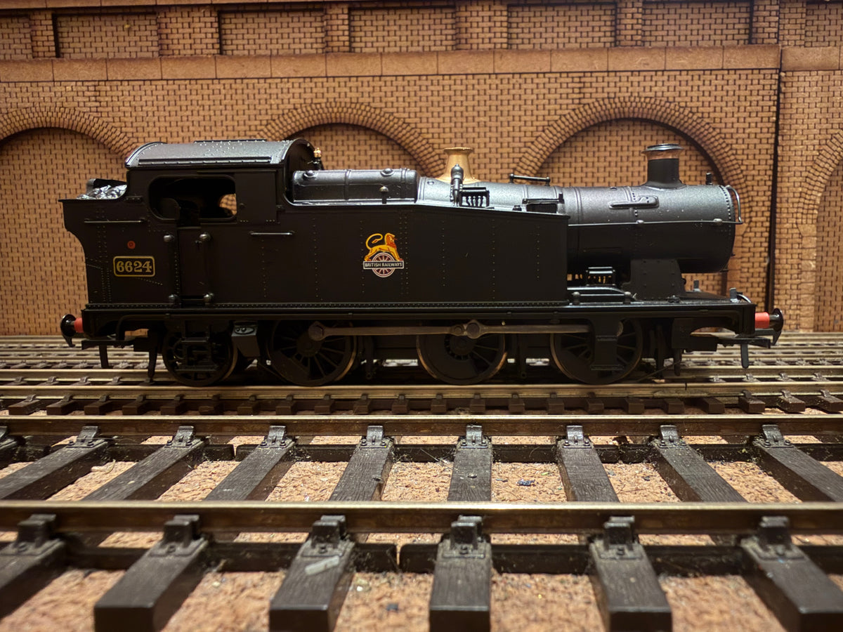 Bachmann 32-079 (OO) Ex GWR, 56XX ‘Taff Tank’ No.6624 in British Railways Lined Black. (Shed Code, 84D, Leamington Spa Depot). 