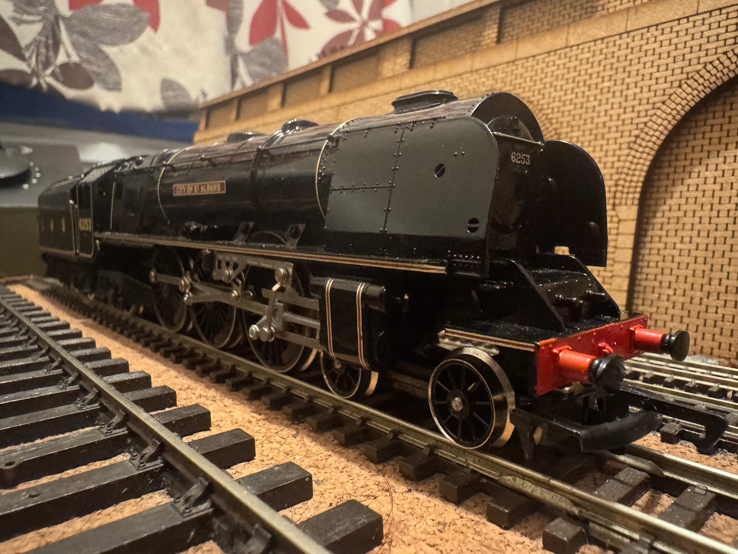 Hornby / Royal Doulton R459 (OO) ‘Full Head of Steam’ Special Edition Collectors Set No.1638 of 3000 