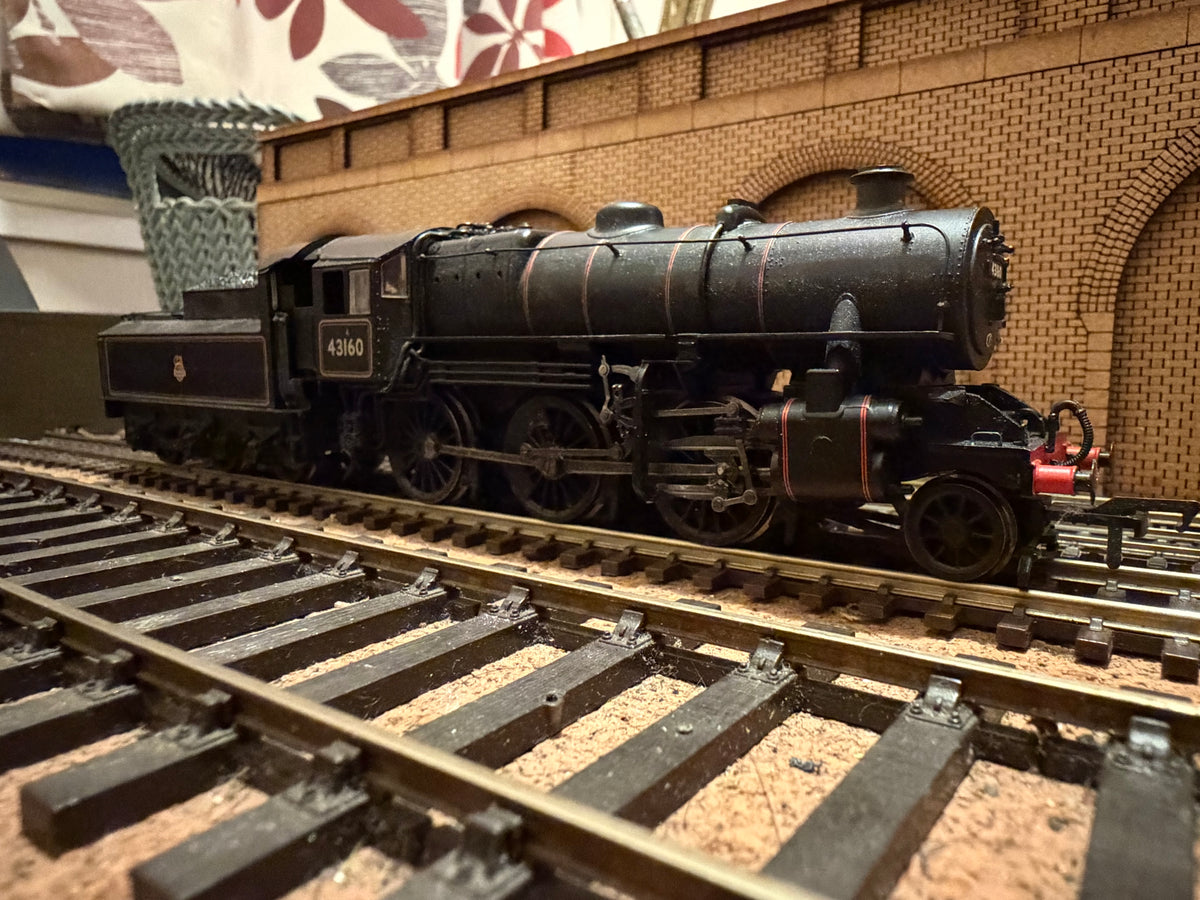 Bachmann 32-577 (OO) British Railways [LMS] ‘Ivatt’ 4MT ‘Fargo’ No.43160 in BR Lined Black. (Shed Code 32F, Great Yarmouth Beach Depot) DCC Ready 