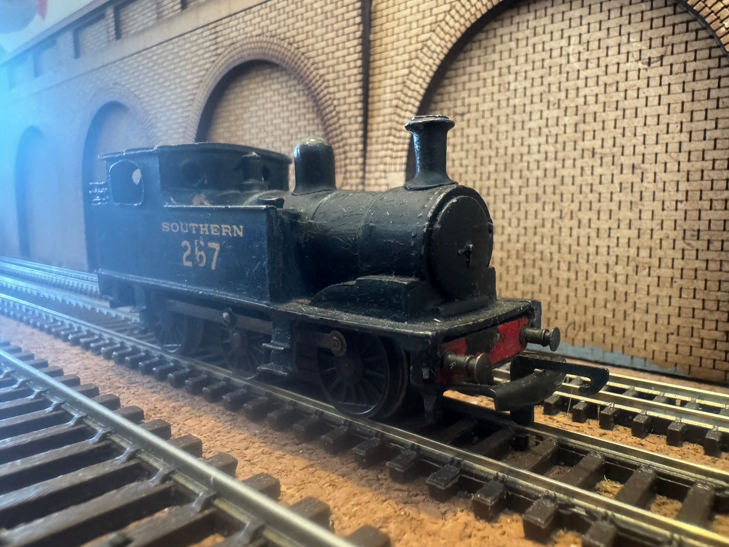 Tri-ang / Unknown (TT) Ex LSWR G6 No.257 in Lined Southern Railway Black. 