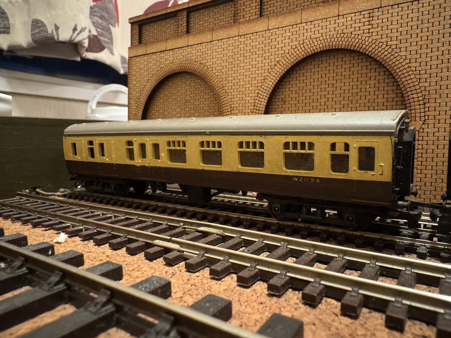 Tri-ang (TT) British Railways, Western Region MK1 Bundle in BR WR Chocolate and Cream.