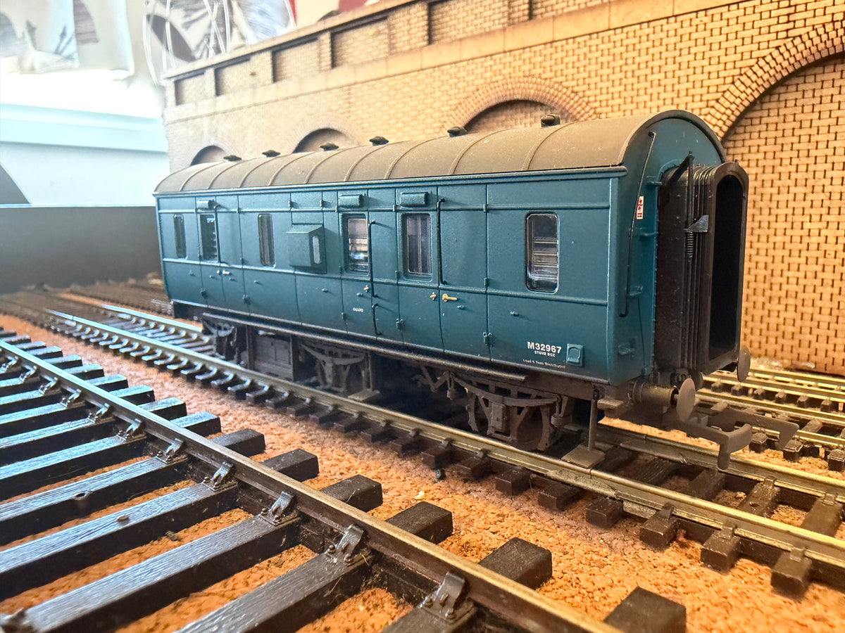 Dapol / Hornby Magazine HM005a (OO) Ex LMS Stove R Luggage Brake No.M32967 in British Rail Blue